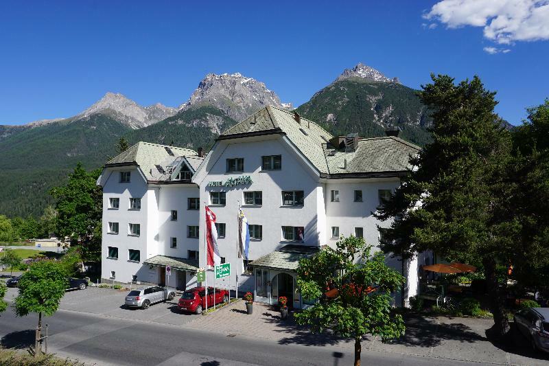 Typically Swiss Hotel Altana Scuol Exterior foto